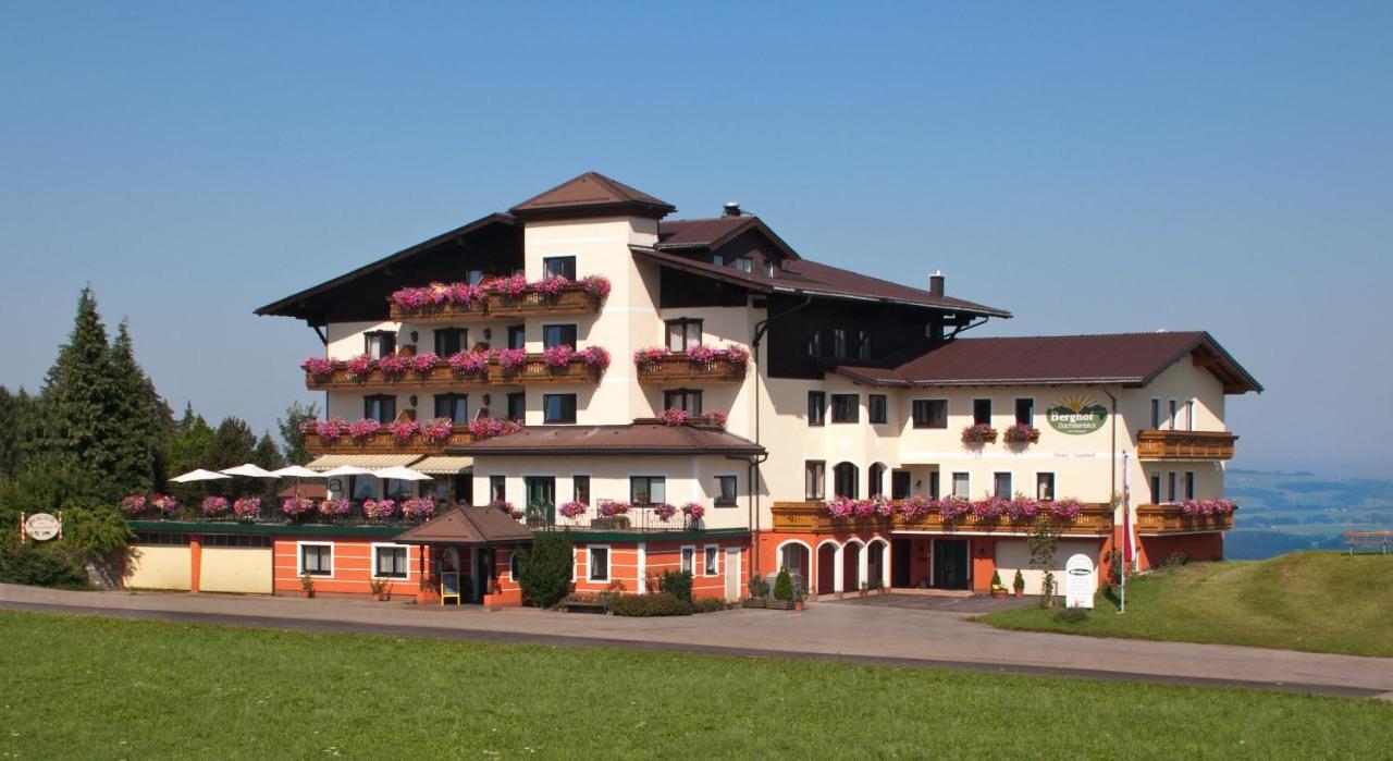 Hotel-Restaurant Am Hochfuchs Eugendorf Exterior photo